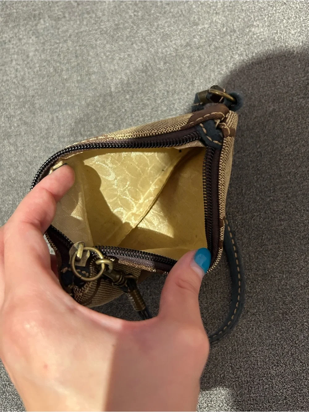 Coach vintage Signature Pattern Wristlet in Beige and Brown
